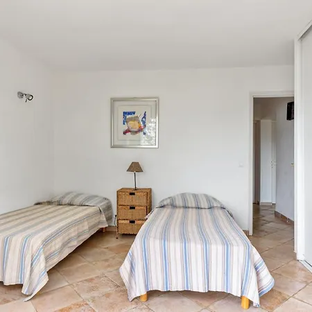 Maison De 4 Chambres A Vecchio A 400 M De La Plage Avec Vue Sur La Mer Jardin Amenage Et Wifi Vakantiehuis *